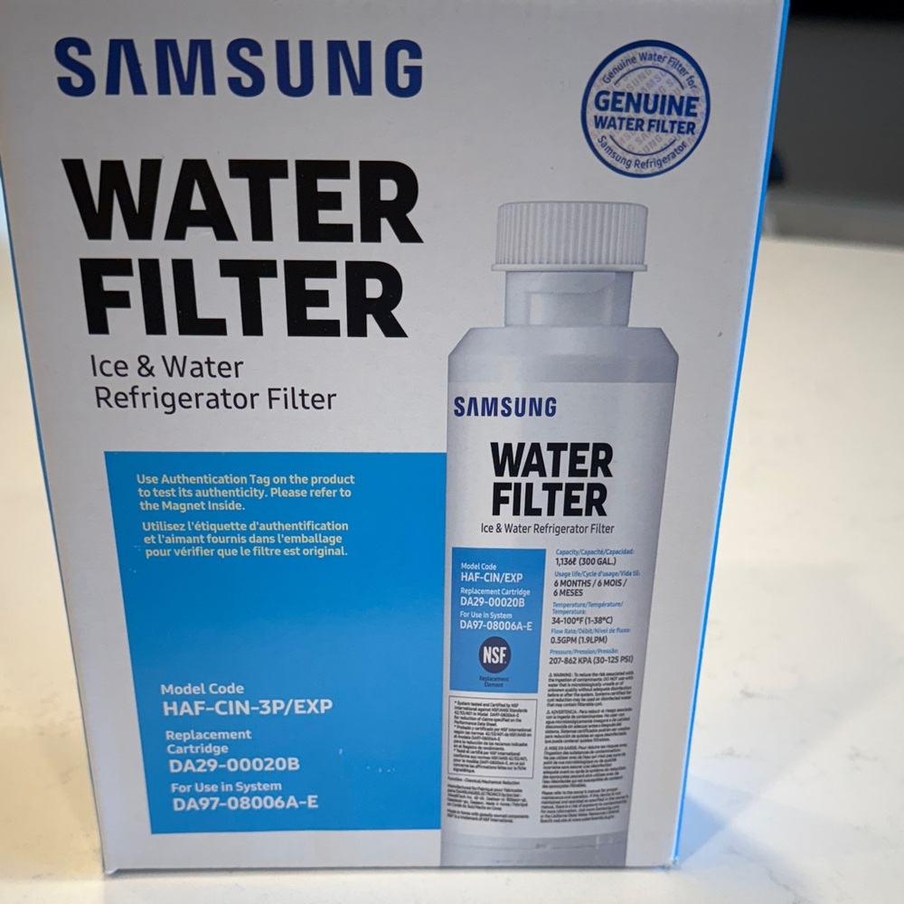 Samsung Water Filter - White and Blue